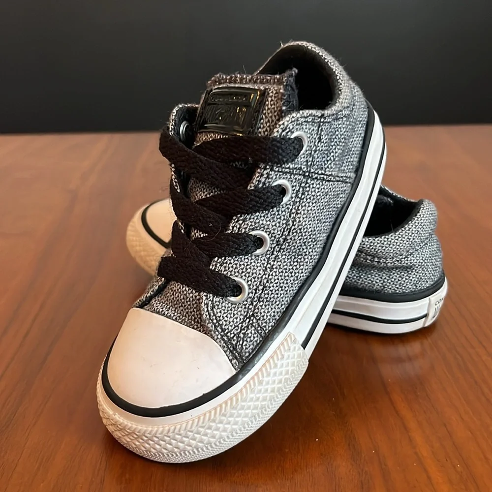 Converse Chuck Taylor All Star Madison Sneakers, size 7